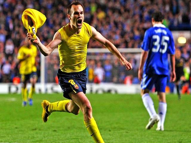 足球比赛节奏明快，球员表现各显神通的简单介绍