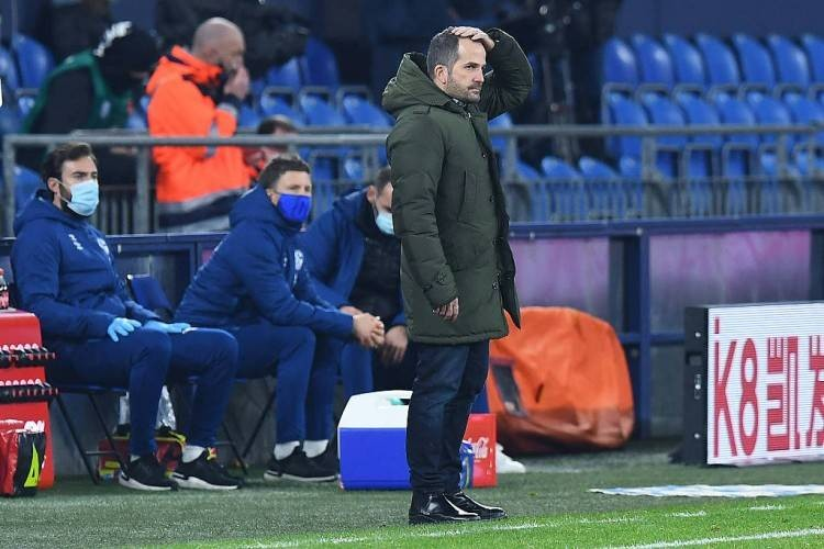 沙尔克不敌对手！苦思战术调整下一场的简单介绍