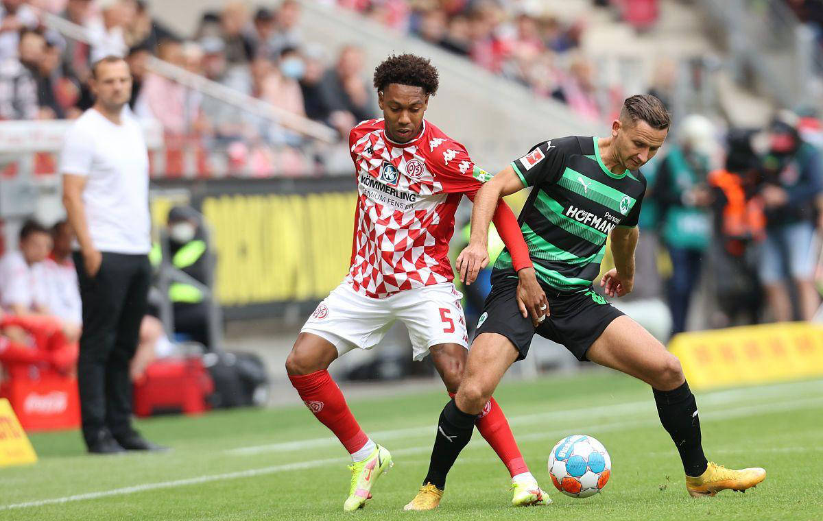 防守表现稳健,球队成功捍卫主场 防守表现稳健,球队成功捍卫主场