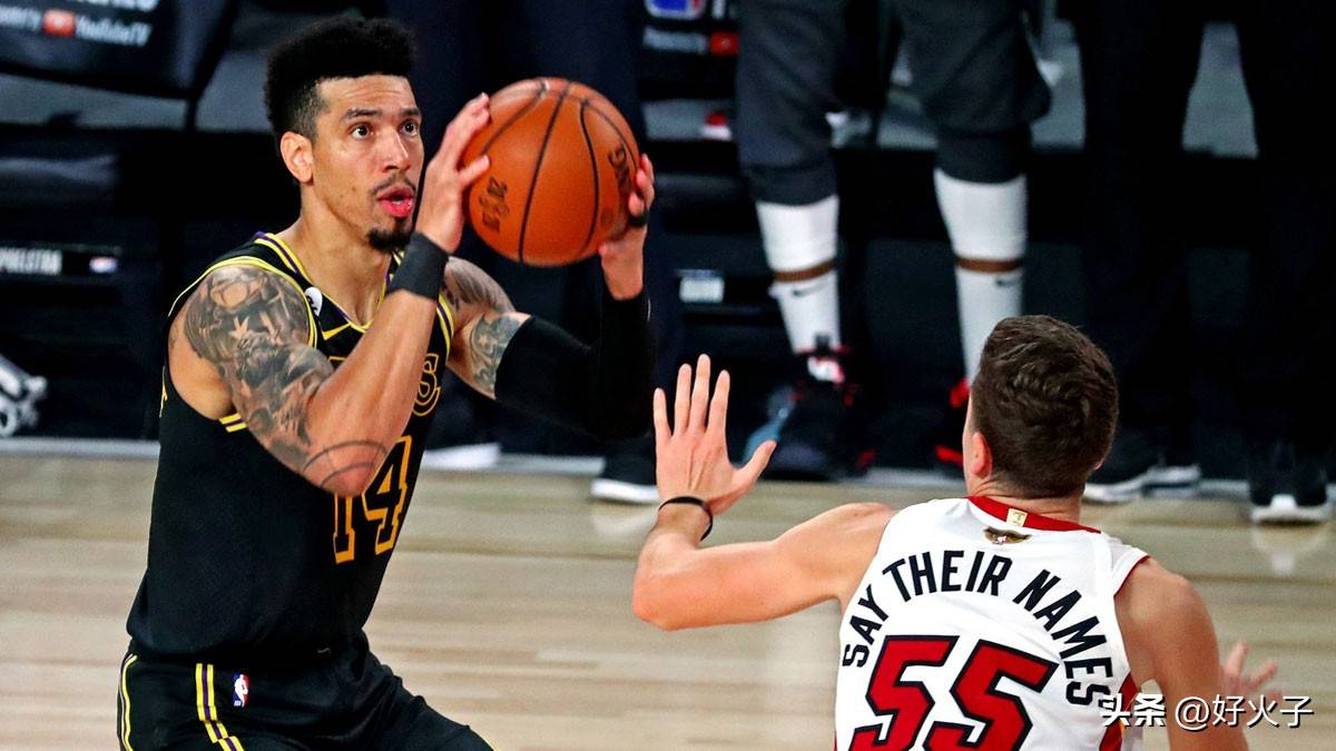 关于湖人队老将状态起伏不定,球队整体稳定性受质疑的信息 关于湖人队老将状态起伏不定,球队整体稳定性受质疑的信息