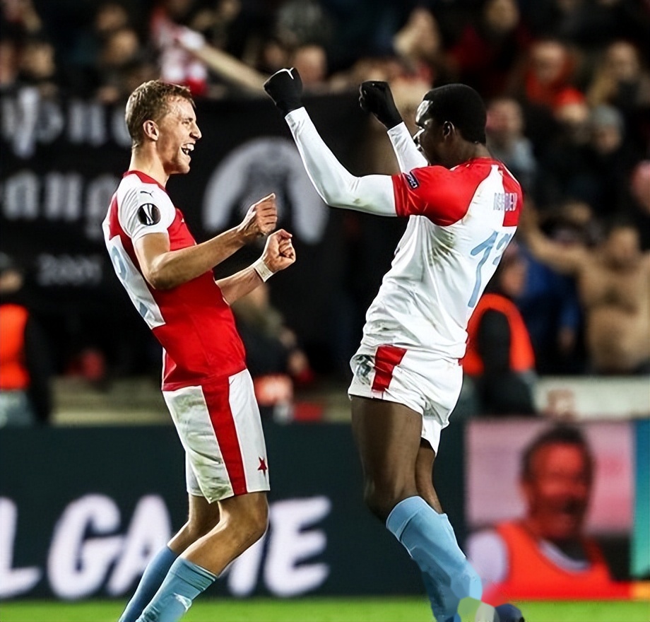 贝尔格莱德红星队踢出惊艳表现的简单介绍 贝尔格莱德红星队踢出惊艳表现的简单介绍