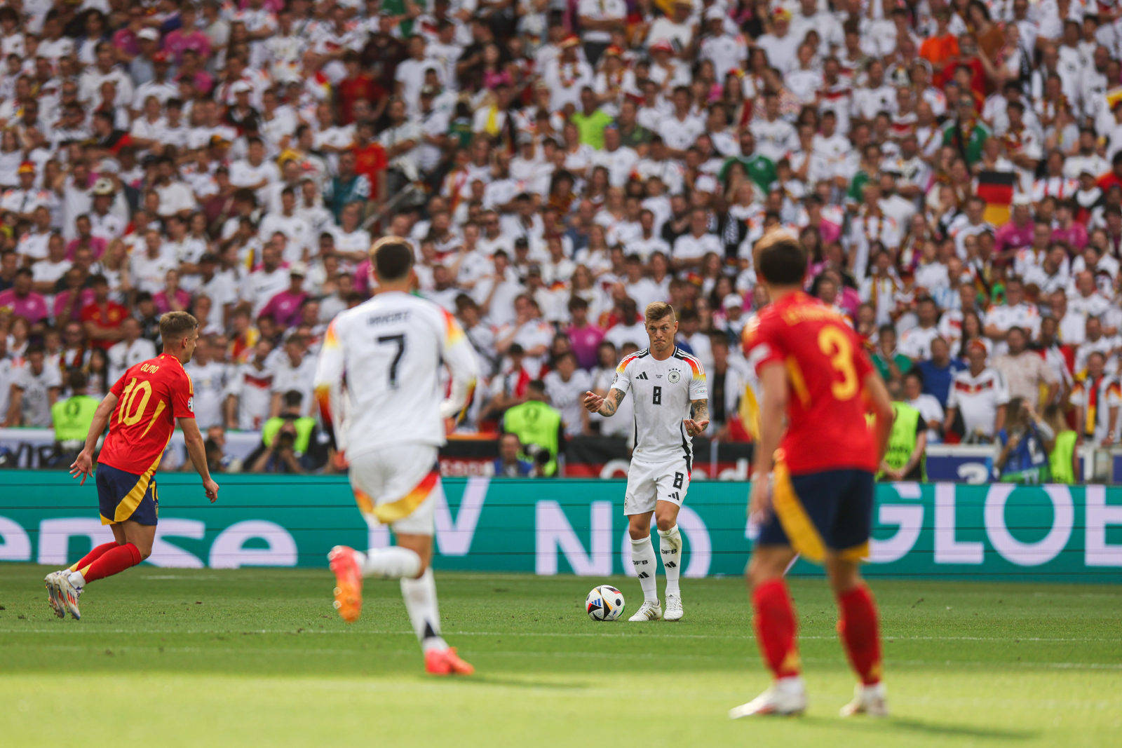 关于捷克迎战斯洛文尼亚,精彩对决,争夺欧洲杯资格赛胜利的信息 关于捷克迎战斯洛文尼亚,精彩对决,争夺欧洲杯资格赛胜利的信息