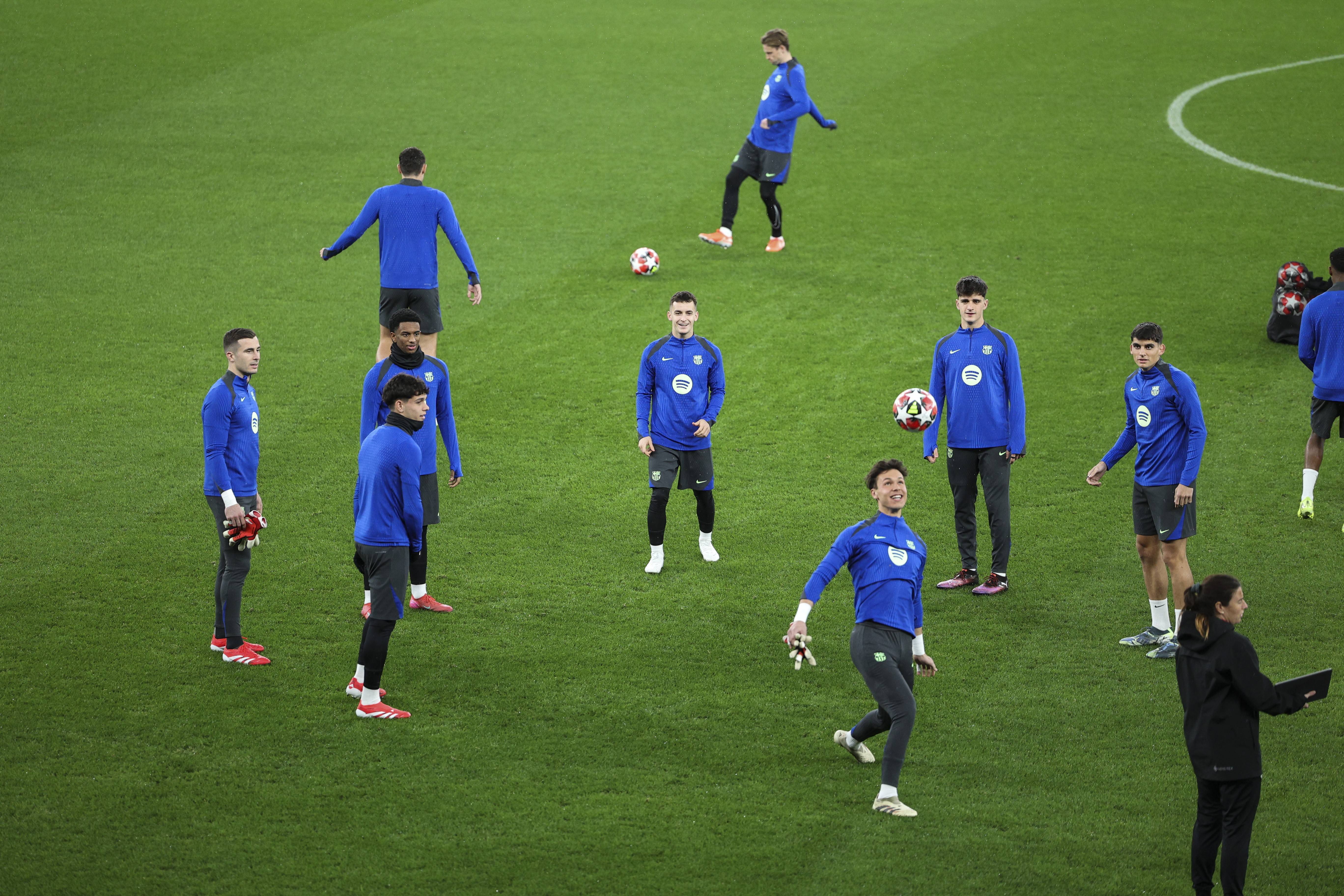 包含国外友谊赛将举行,球队备战热火朝天的词条 包含国外友谊赛将举行,球队备战热火朝天的词条