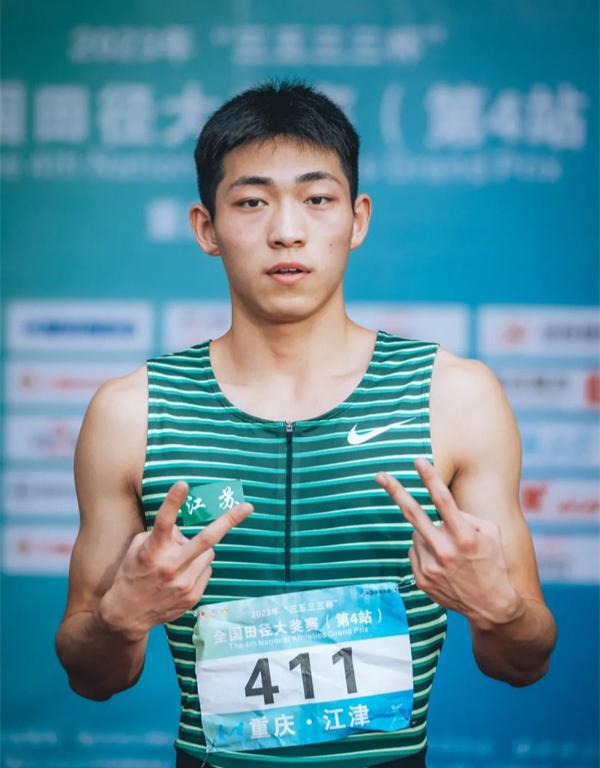 新秀崭露头角!选手力抢男子田径项目亚军的简单介绍 新秀崭露头角!选手力抢男子田径项目亚军的简单介绍