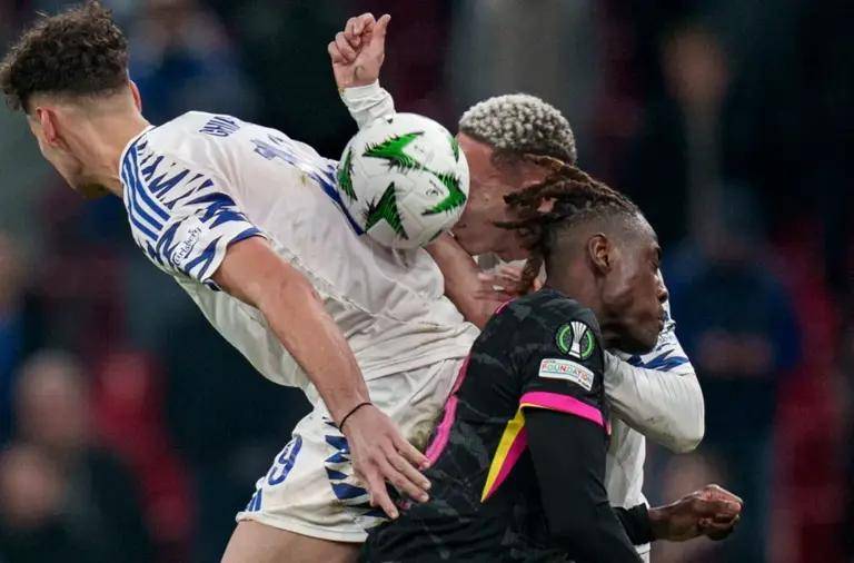 热刺主场失利,欧战希望渺茫 热刺主场失利,欧战希望渺茫