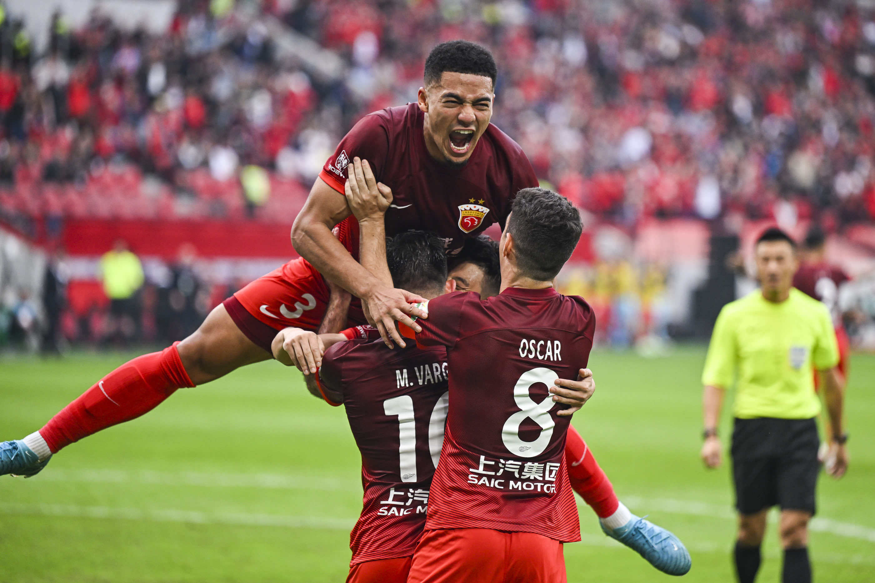 上港豪取主场胜利，继续领跑中超的简单介绍