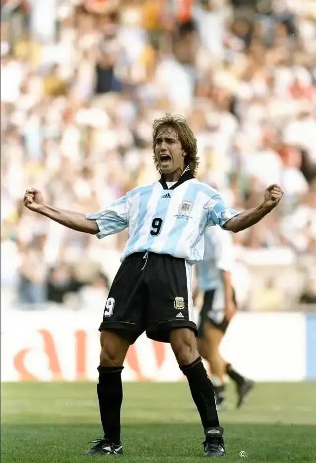 开云体育登录-穿越障碍：阿根廷队选手勇夺胜利的简单介绍