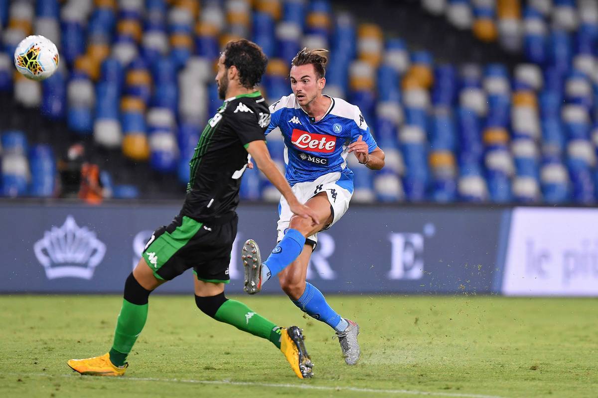 包含博洛尼亚客场不败，保持稳定发挥的词条