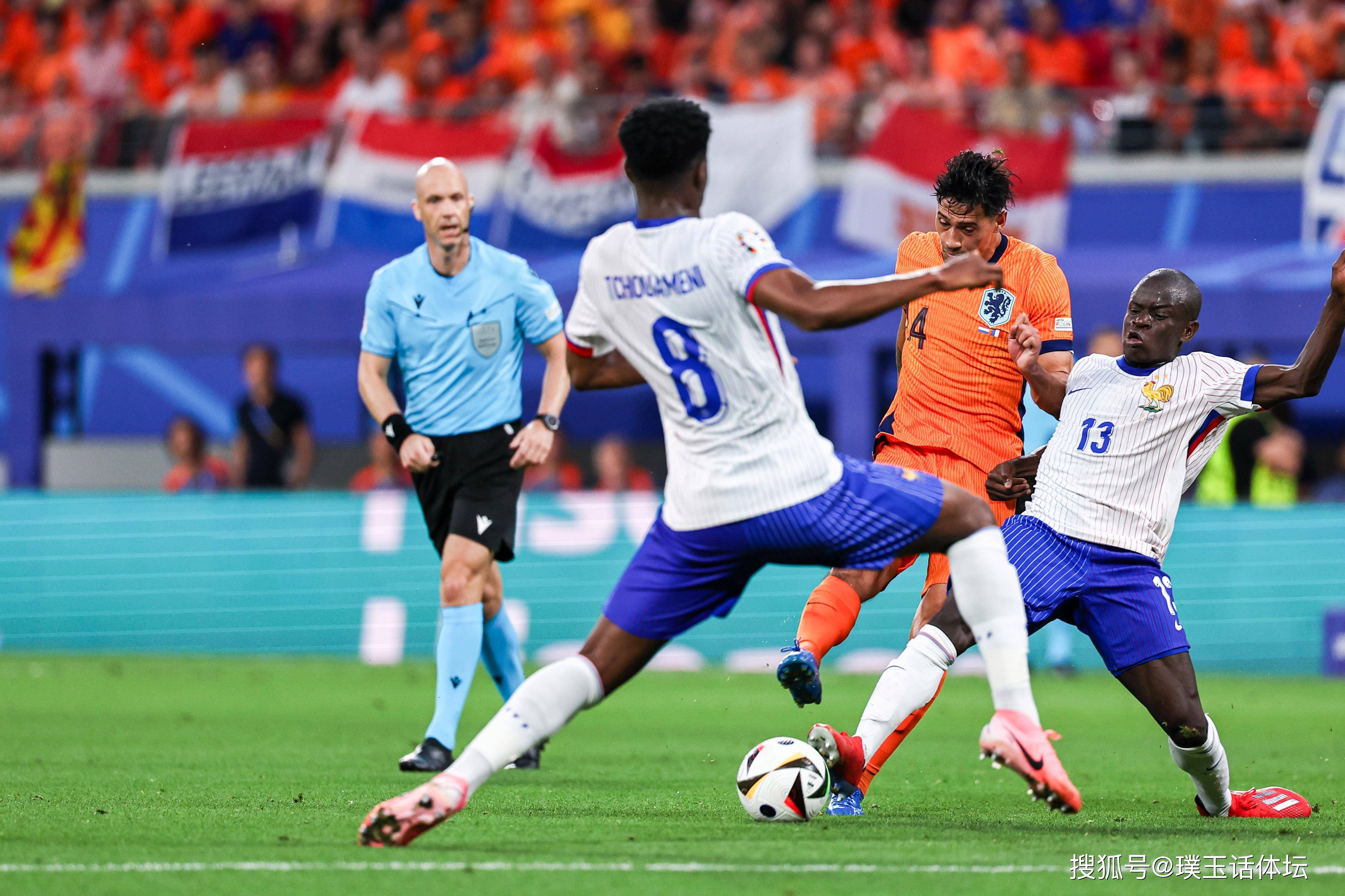 荷兰女足:战平加拿大队 荷兰女足:战平加拿大队