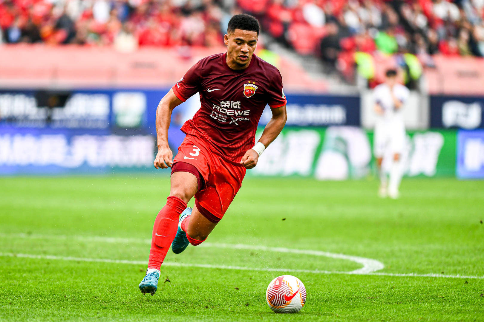 关于主力球员受伤下场,球队困难重重的信息 关于主力球员受伤下场,球队困难重重的信息