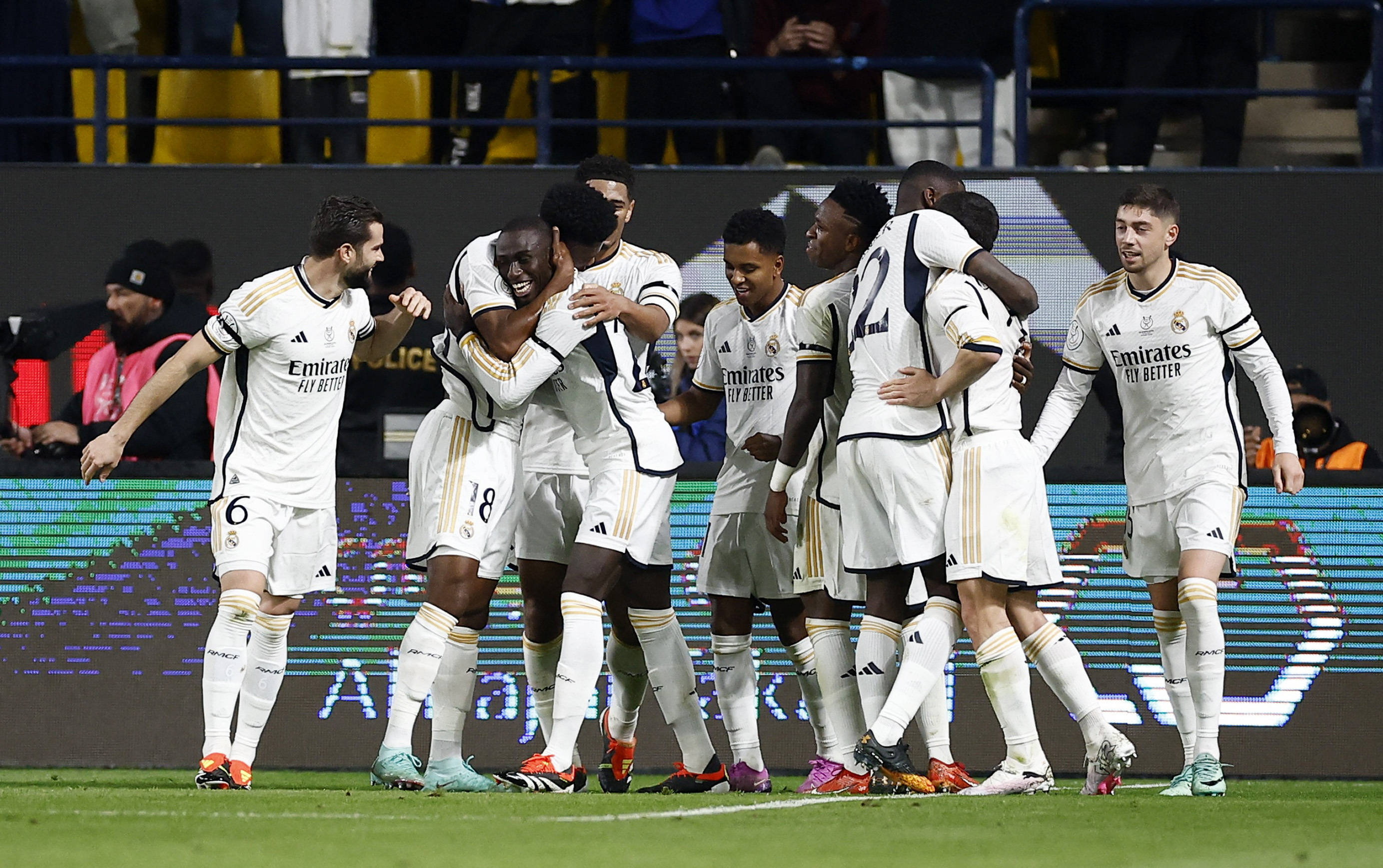 开云平台-关于阿拉维斯客场对决埃瓦尔，谁能迎来开门红？的信息