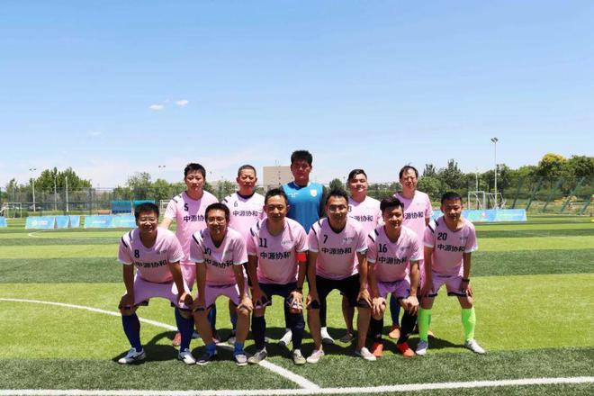 足球冠军赛团队合作力量体现 足球冠军赛团队合作力量体现