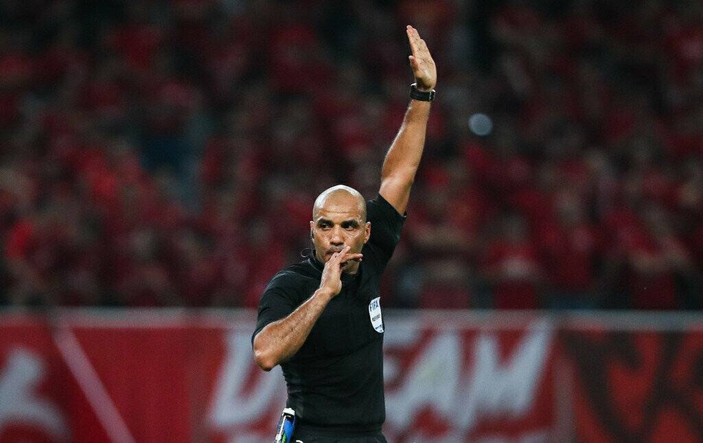 青海队球员拼搏不懈,毫无保留全力以赴的简单介绍 青海队球员拼搏不懈,毫无保留全力以赴的简单介绍