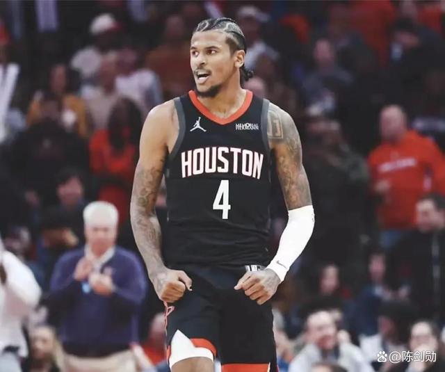 出其不意：篮球比赛打破僵局，胜负未定