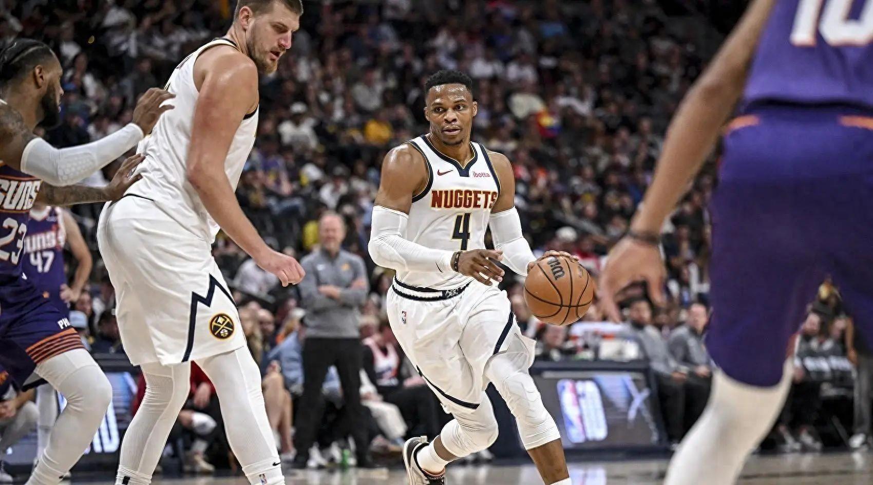 威少砍下三双表现,雷霆惊险战胜快船 威少砍下三双表现,雷霆惊险战胜快船