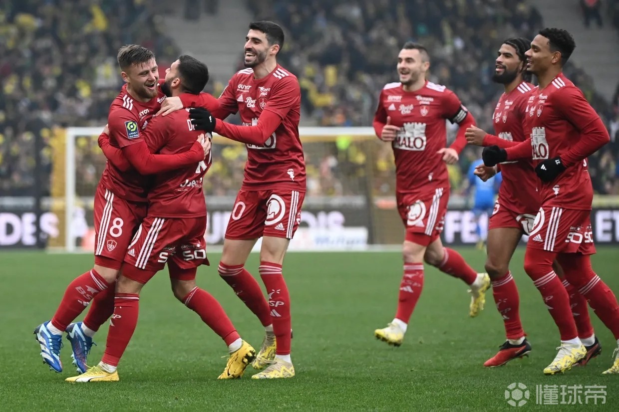 甘冈客场不敌南特，法甲联赛排名下滑