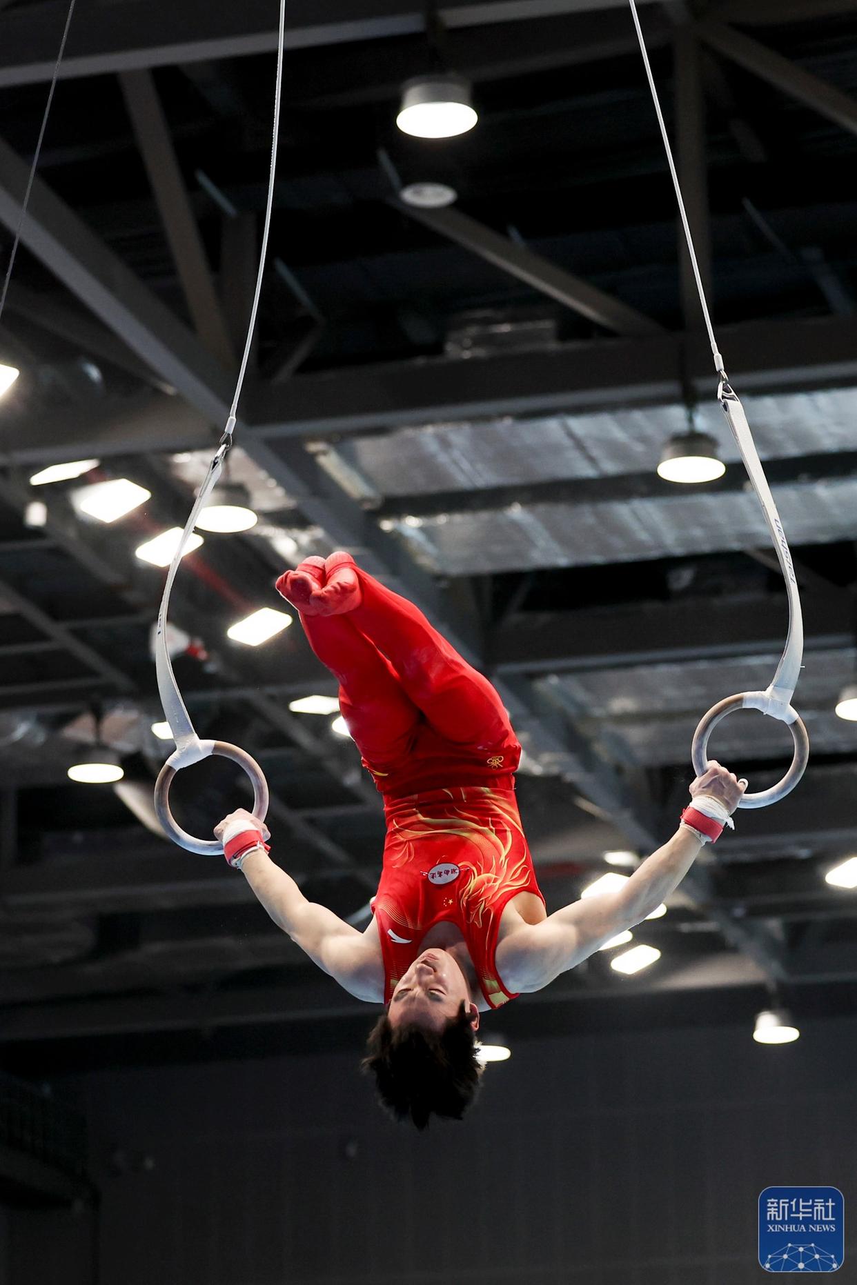 乌克兰选手夺得体操男子单杠冠军 乌克兰选手夺得体操男子单杠冠军