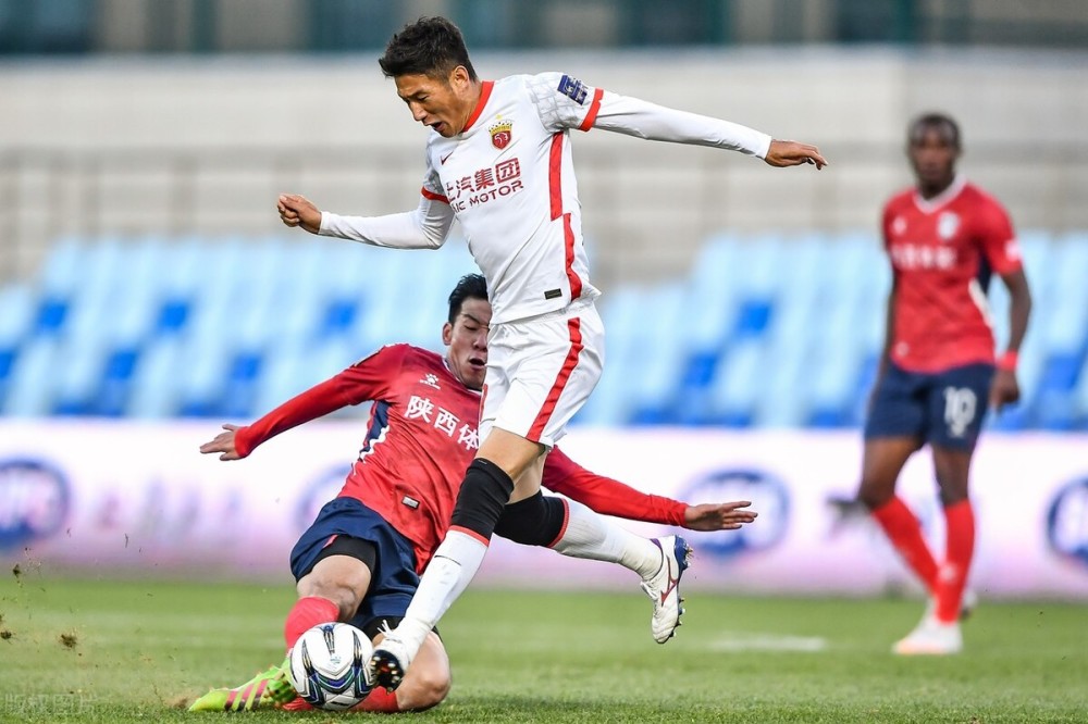 上海上港轻松取胜，赢得关键三分