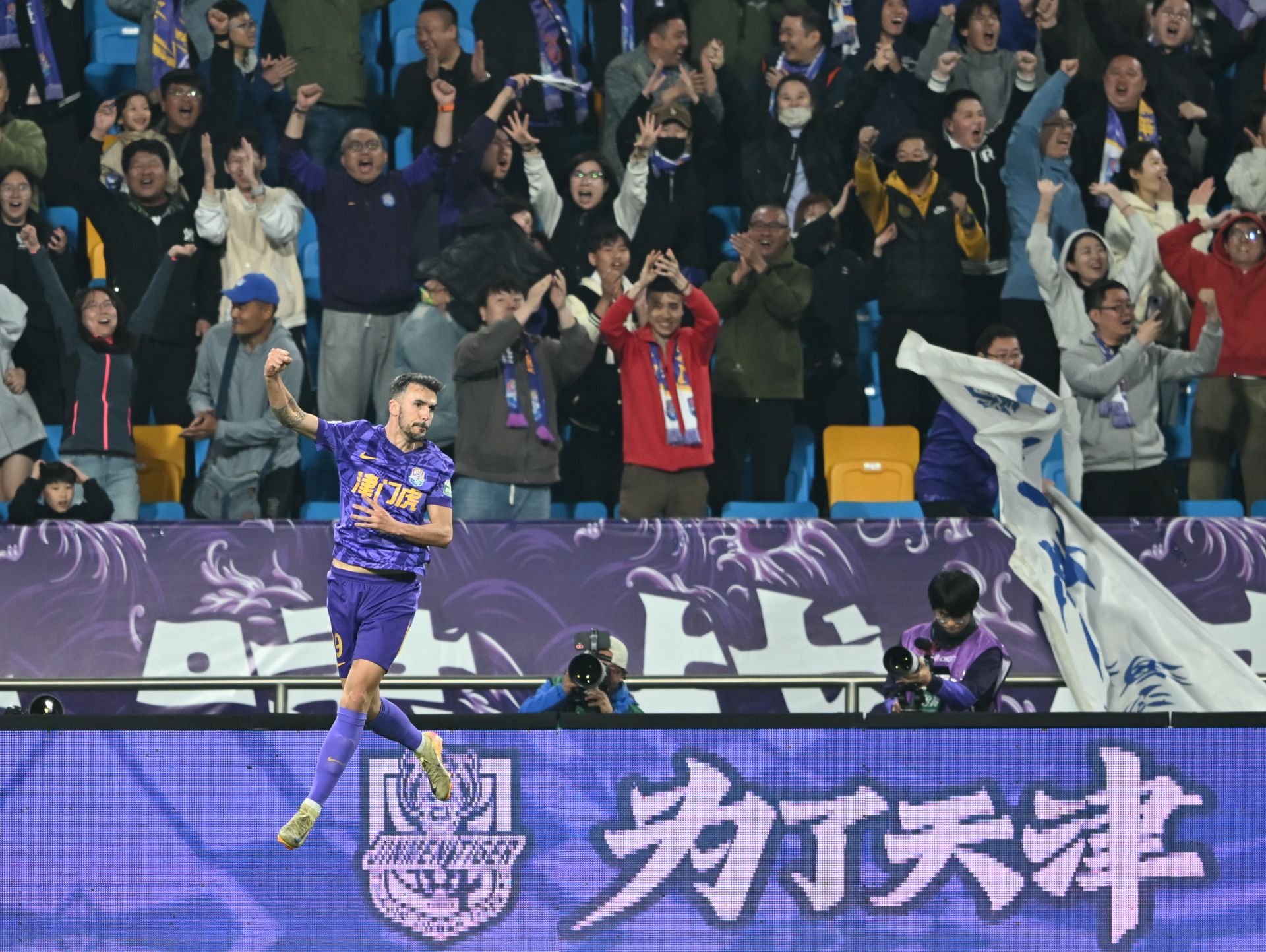 杭州绿城主场大胜,球员信心大增实力不容小觑的简单介绍 杭州绿城主场大胜,球员信心大增实力不容小觑的简单介绍