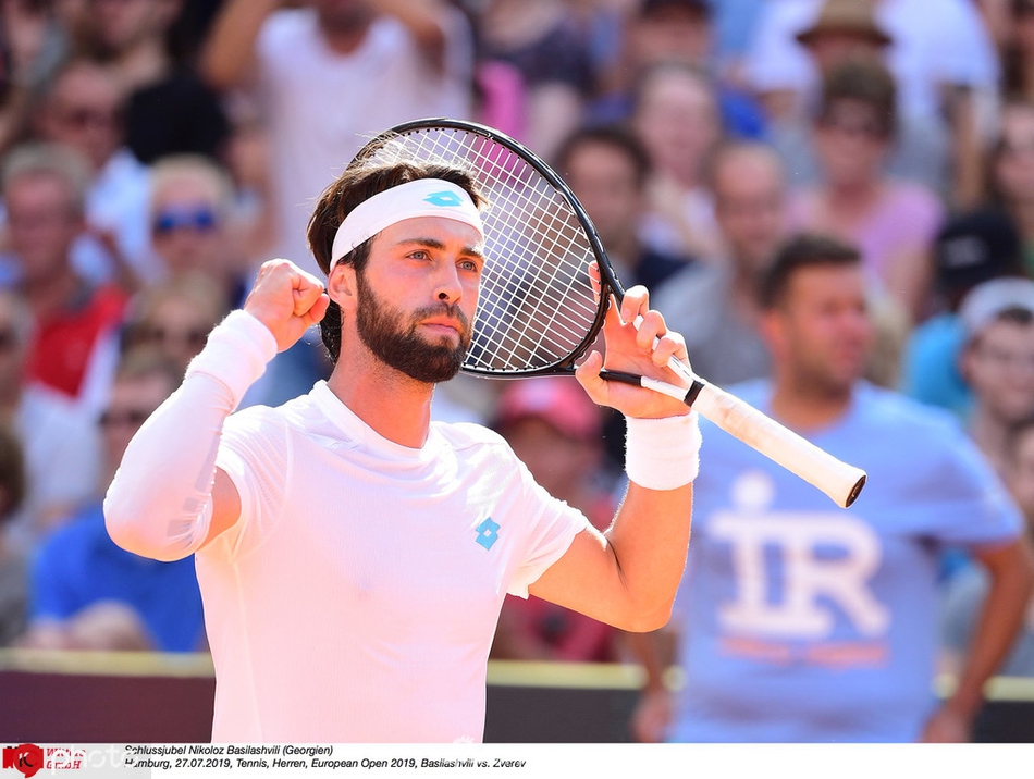 汉堡队获得胜利,晋级至决赛 汉堡队获得胜利,晋级至决赛