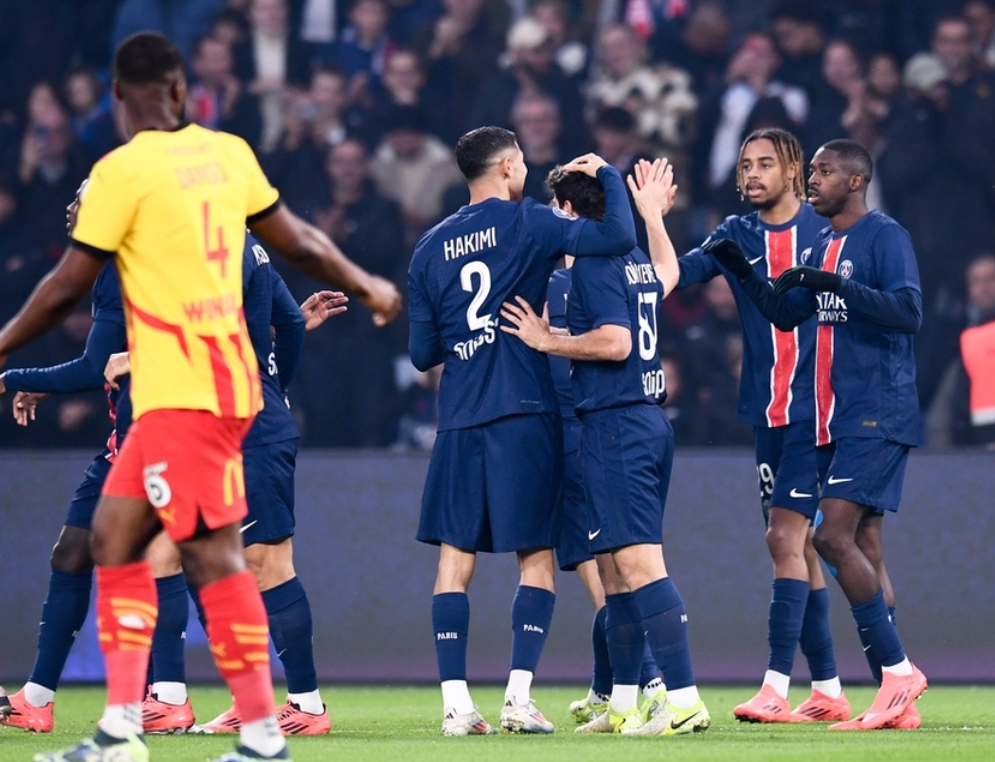 尼斯主场2-0力克摩纳哥,法甲豪门迎来两连胜。 尼斯主场2-0力克摩纳哥,法甲豪门迎来两连胜。