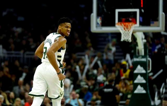 开云体育中国-雄鹿力克76人，字母哥压制恩比德